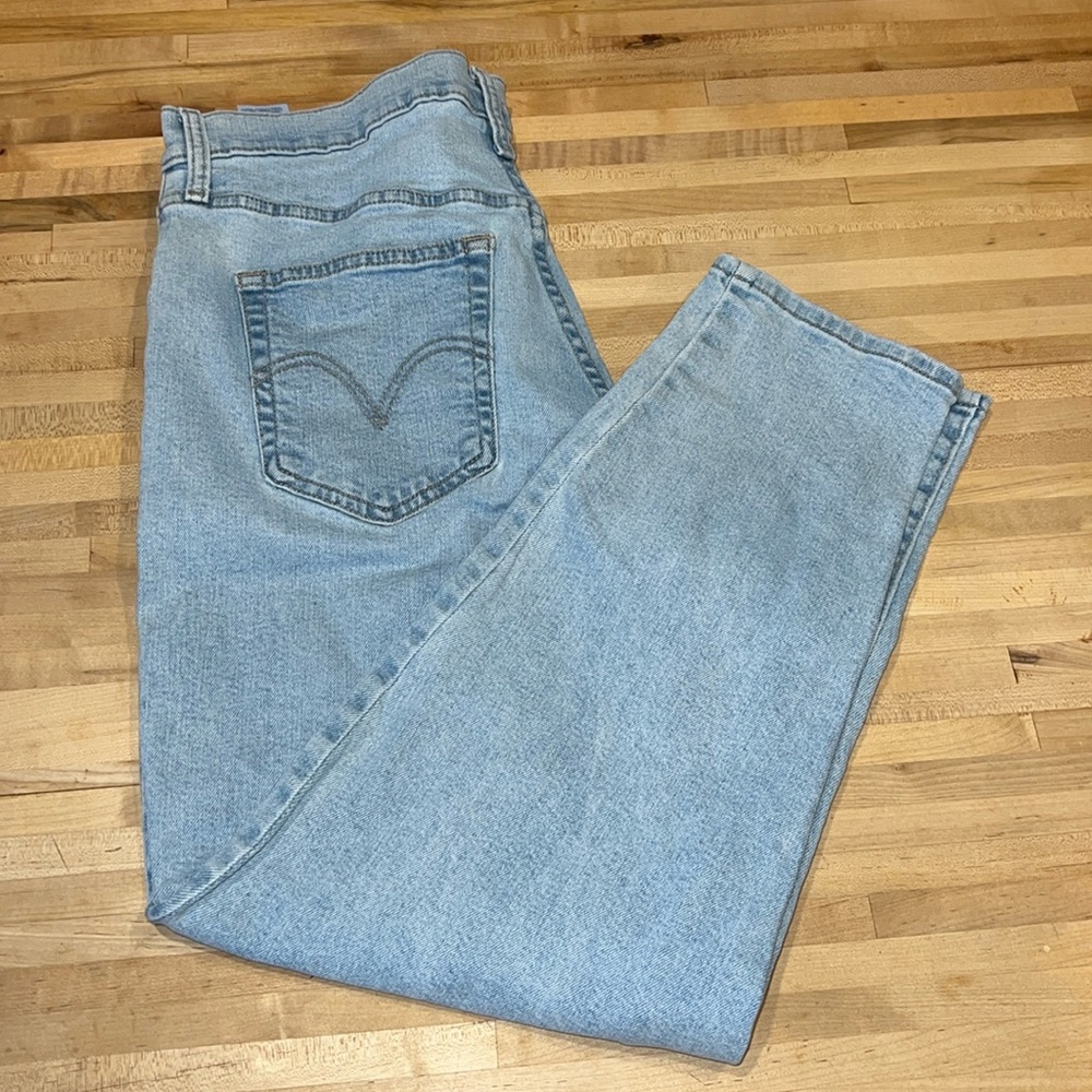 Levi’s High Waisted Mon Jean - Picture 1 of 4